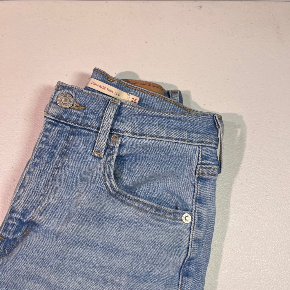 Levis High Rise Wide Leg Distressed Jeans Light Wash Blue 25x27‎ Womens